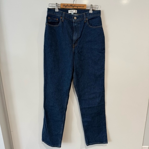 Abercrombie & Fitch Curve Love Ultra High Rise 90s Straight Jean - Picture 6 of 10